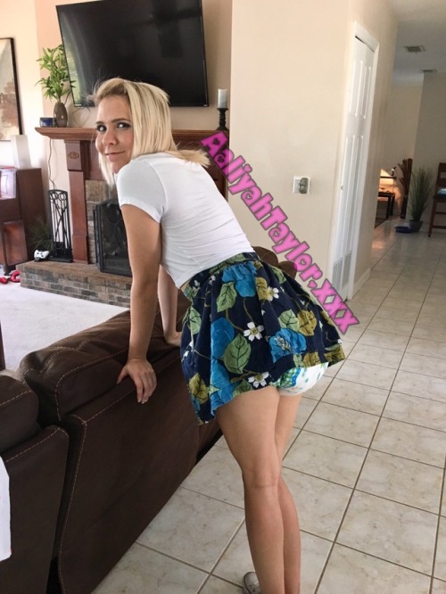 aaliyahxtaylor: Guess who is home?? Olivia’s diaper was super soaked after she went out and ca
