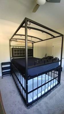little-lovely-sub:  I am so fucking here for this bed!