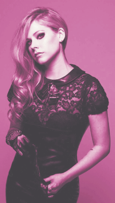 iggyluxuria:  ✩ ✫ ✬ ✭ ✮ ✯ ✰  avril lavigne pink lookscreensworks perfectly on any mobilelike or reblog if you use/mona