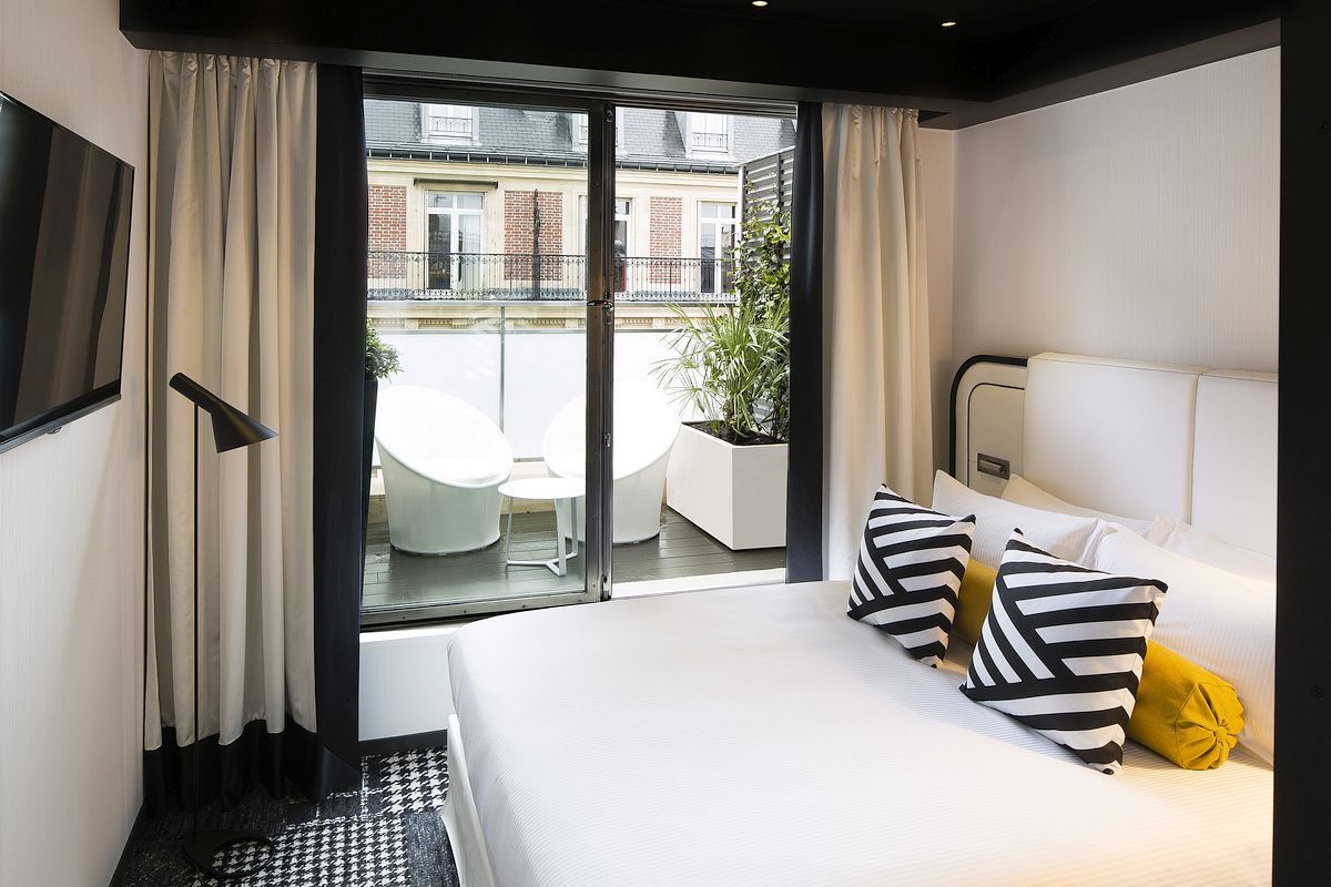 luxuryaccommodations:  Hotel Ekta - Paris, FranceEnvisioned by interior designers