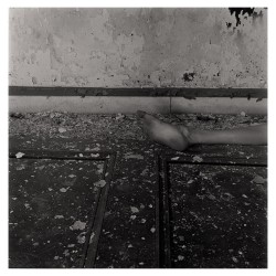 johnciamillo:  untitled, 5.3”x5.3” silver gelatin print.