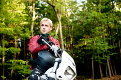 howtocatchamonster:  Ryan Gosling on the set of The Place Beyond the Pines. (x) 