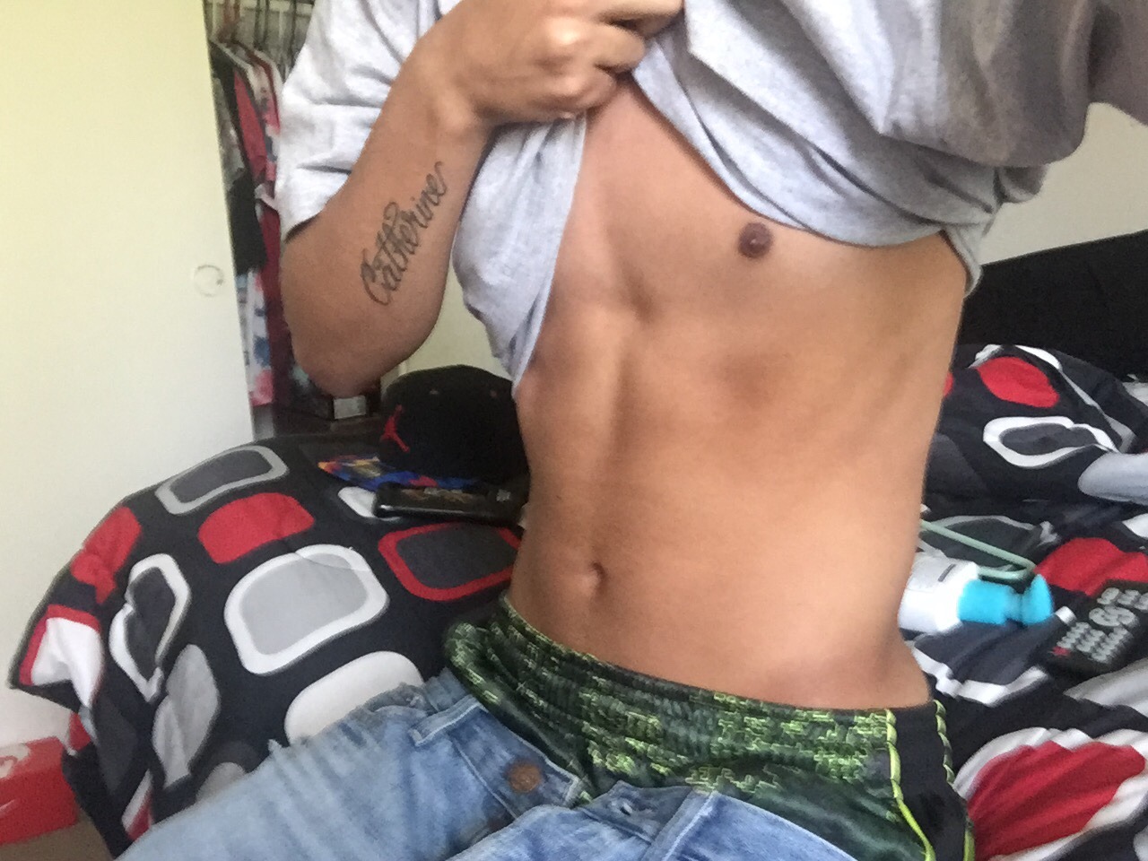 tydaddy6969:  Lemme update ya status 😏💕  #reblog for me