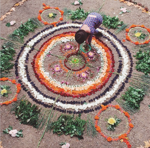 lotusleafalchemy:  flower offering at spirit weavers. i feel so blessed to have helped prepare the flowers!