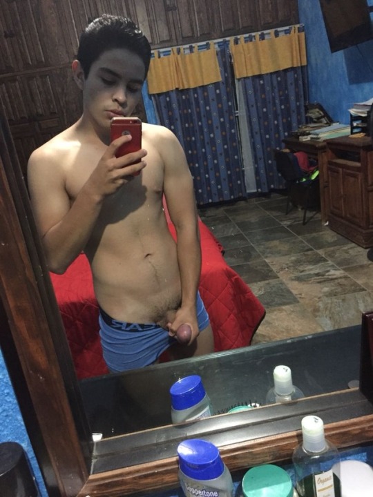 teenamateurslp:  Rico chacalito, es súper caliente, apenas anda en los 16. Es activo y tiene tremendo vergon. 