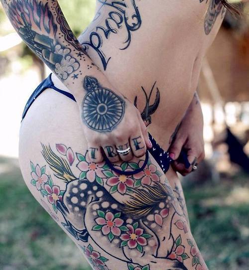 itattoobabes:  girl tattoo girls