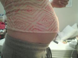 Littlemissnoteverything:  25 Weeks Today! Xo - My Pink Shirt Is So Small On My Now!