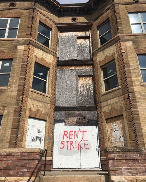 “Rent Strike” seen on an abandoned apartment block in Minneapolis, MN