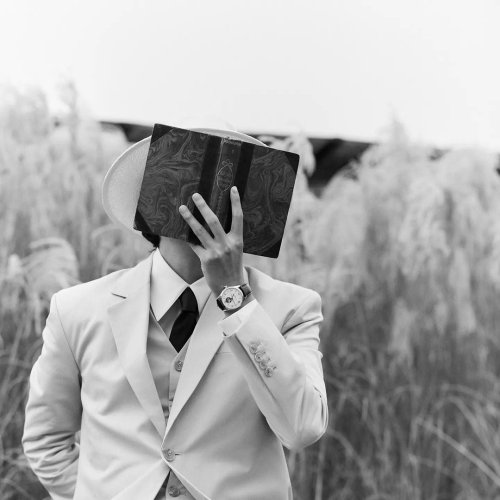 Taehyung's New Instagram Profile Picture!!