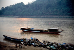 20aliens:  LAOS. Luang Prabang. 1977Hiroji Kubota