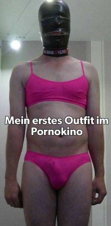 Das ist das erste Outfit das ich für meinen Herrn im Pornokino tragen musste.