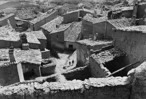 photoprocrastination:Henri Cartier-BressonA Spanish Scene: Village of Ariza, Aragon, Spain, 1953Fren