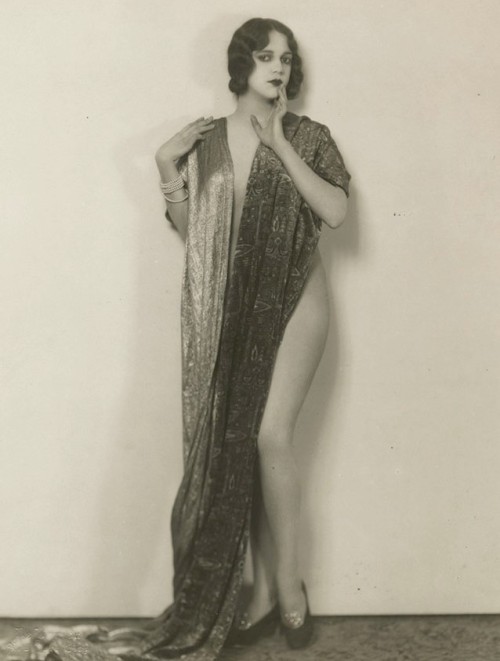 damsellover:Vintage Erotica, 1920′s?