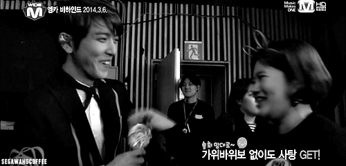 segawangcoffee-deactivated20150:  Yonghwa getting flustered over receiving candy 