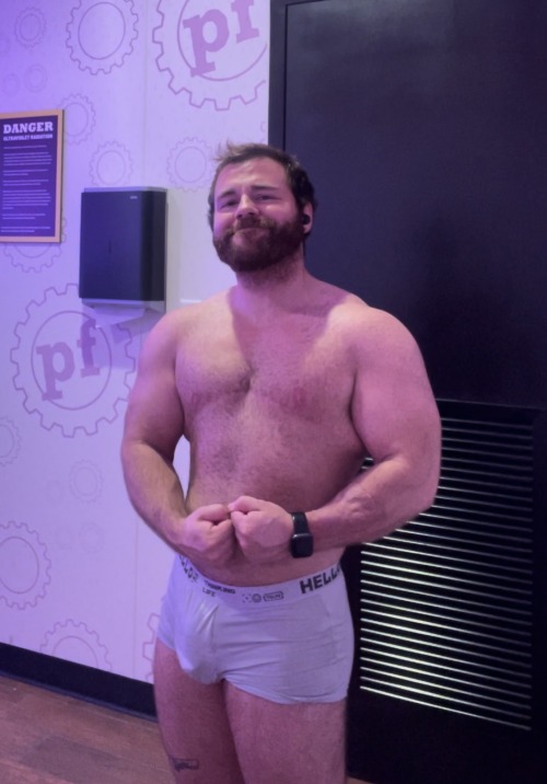 Had To Take A Week Break From Everything But Got Back To The Gym Today, Beards Growing Mighty Fast.