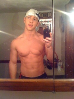 gayboy-11:  For some of the sexiest guys, and naked guys follow here: Gay Boys &amp; Men Submit Here or Ask Me