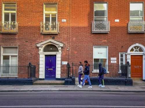 📸The Streets of Dublin🇮🇪
…..
10 shots of people walking the streets of Dublin. Great city! Would love to come back soon.
…..
Where should my next trip be to?
…..
#dublin #ireland #visitireland #visitdublin #streetphotography #travelblogger...