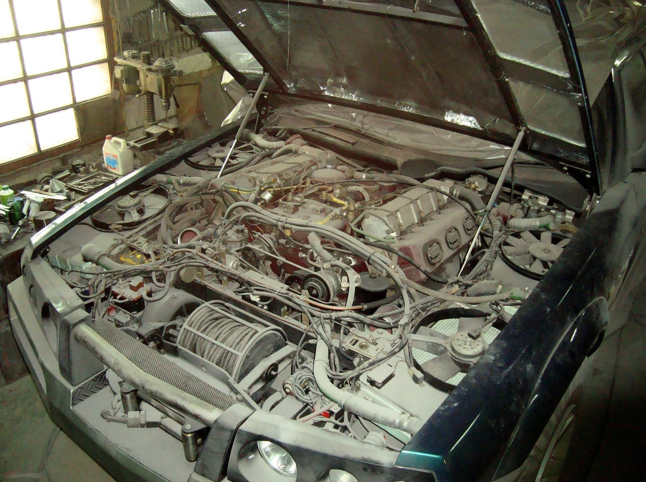 sheltianin: diesel UTD-20 with a volume of 16 liters, a power of 300 hp and a torque