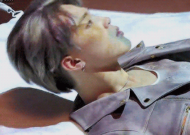 Make Me Choose ↳@cass-this-is-your-fault asked: Silver Or Pink Haired Jimin 