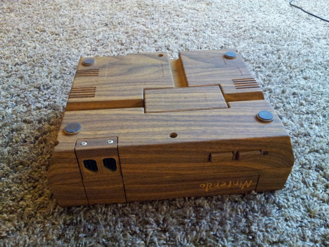 retrogamingblog:  Custom Woodgrain NES created by knightrider82 