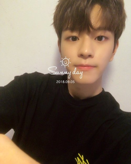 fy-skz: 180906 Stray Kids Instagram Update:  realstraykids: ㅋㅋㅋ I took these yesterday but so you gu