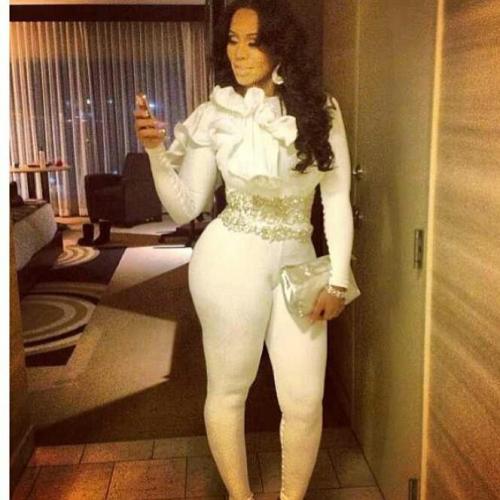 and i thought lisa raye could only pull off all white