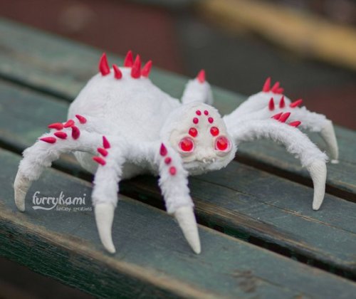 littlealienproducts:Made to Order: Spider Toy byFurrykami