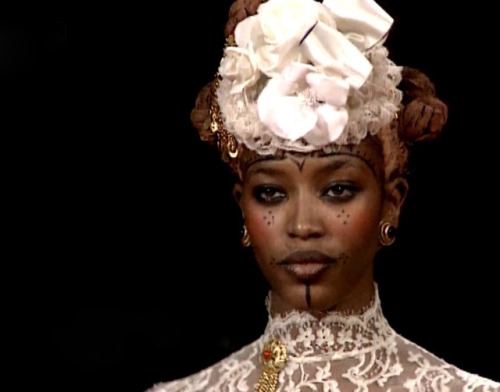 evilrashida:Debra Shaw and Naomi Campbell, Givenchy Spring/Summer 1997