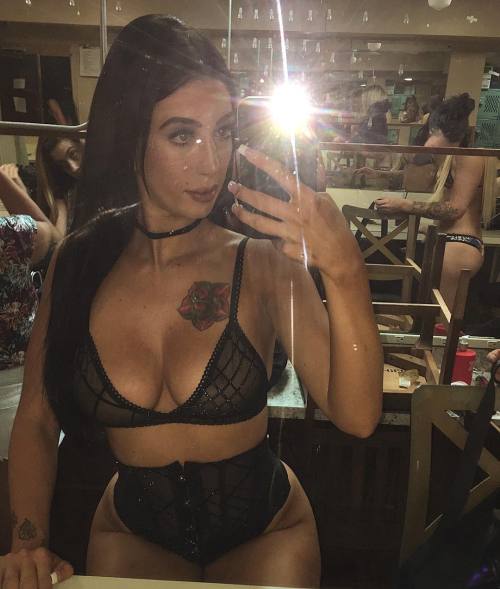 stripper-locker-room:  kissmycash_92