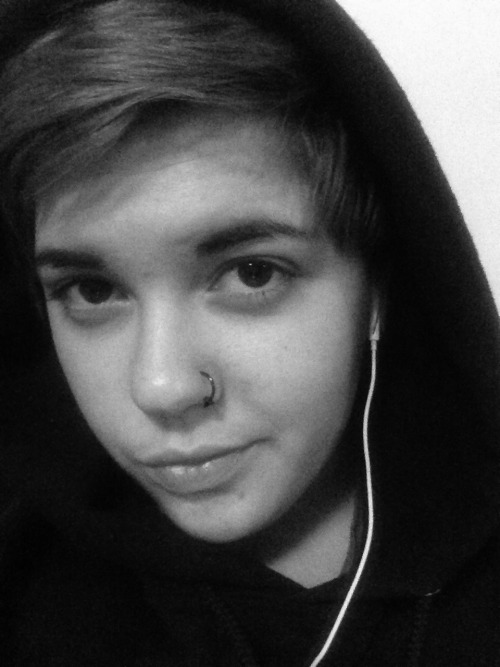 noxlupusdecor:Iâ€™m kind of androgynous as fuck. Oops. I donâ€™t even realize.