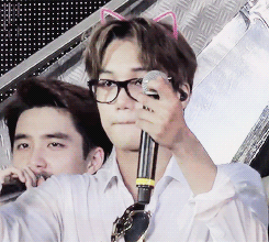 jeonies:  kitty jongin with glasses (=^･ｪ･^=) 