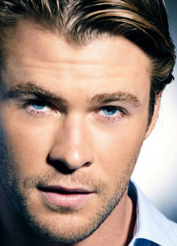 rebelerik:   Chris Hemsworth  - in Vacation   