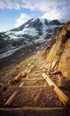 sitoutside:   Stairway to Heaven, or Sunset