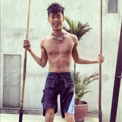 j-aime-asian-men:  skinny but cute ya