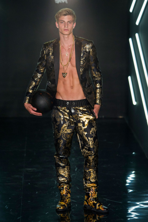 supposedjunkie:  Benjamin Benedek at Philipp Plein S/S 2017