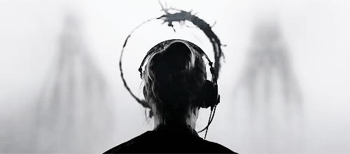 haysharpay:  moviesandwhatever:  Arrival (2016)  I’ll never be able to speak their language if they are speaking. But they may have a way to visually communicate.  This is hands down one of my fav movies of all time. 