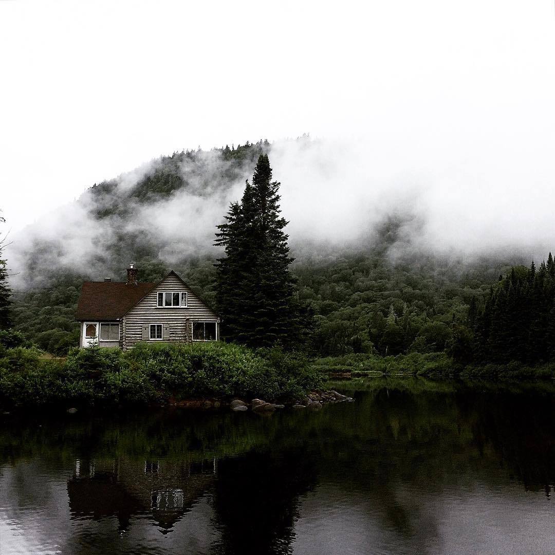 folklifestyle:  How’s the Sunday going. Photo by @theriaultsam #liveauthentic #livefolk
