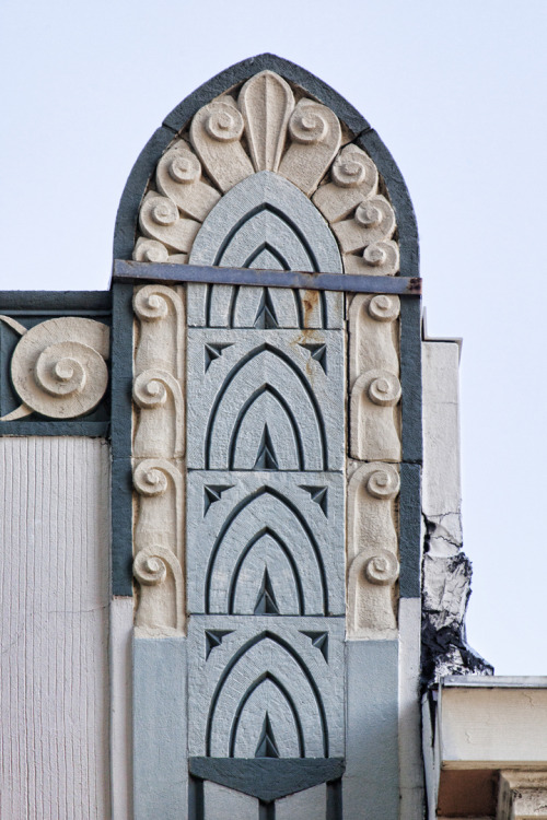 artdecodude:  412 4th St, Oakland, California. 12/31/2012. Entire set from that day up on my flickr: https://flic.kr/s/aHskD5pUwr 