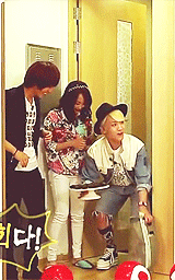  91-line moment : Nicole told Key to take off his shoes first before entering the house  