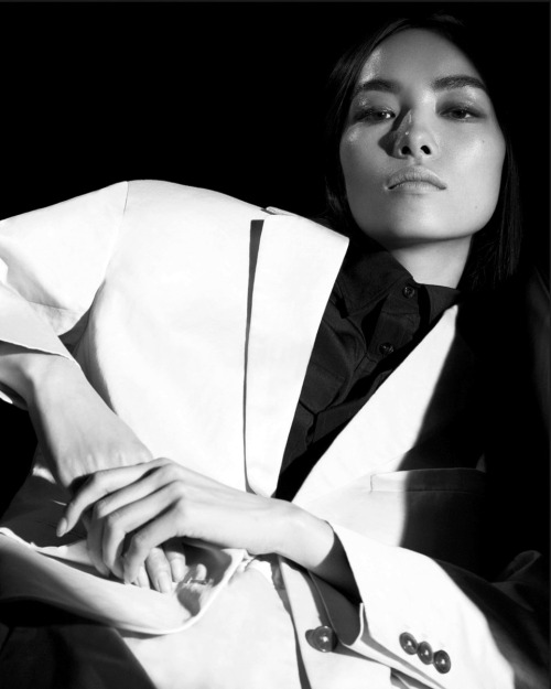 le-monde-sans-couleur:Fei Fei Sun for T Magazine China, December 2016Ph. by Ward Ivan Rafik