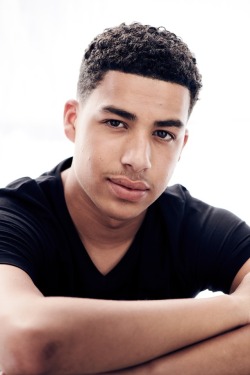 lickbeforeyoustick:  Black-ish actor Marcus Scribner (18) is so cute 