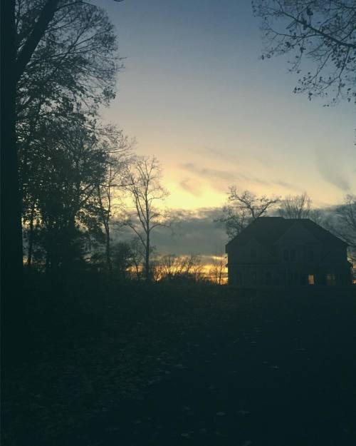 Lonely homes enjoy sunset the most. (at Storm King Mountain)