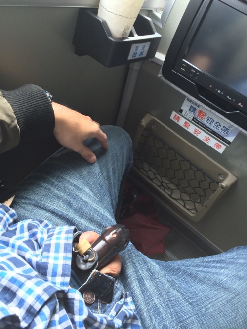 rubbertoy247:Show my CB on the bus. It’s excited!