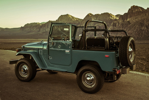 proudfromafar:  1978 Toyota Land Cruiser FJ40 via Bring a Trailer 