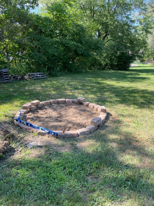 Worked on the fire pit today, mostly level except for the end( used the level the whole circle anddd it’s not level to the beginning of the circle🙄🤦🏼‍♂️) then mowed the lawn. Was a good productive day🤘🏼