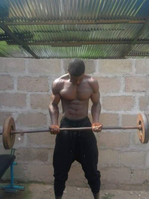 XXX keepemgrowin:  Hot, growing African muscle… photo