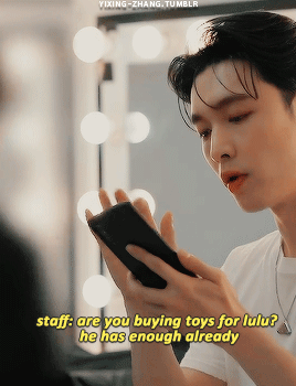 Yixings Reaction When Staff Said Lulu Has Enough Toys (XlogRed 210118)