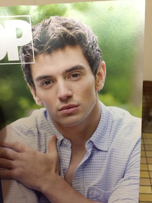 titomblr11:  Dat Steve Grand a hottie 
