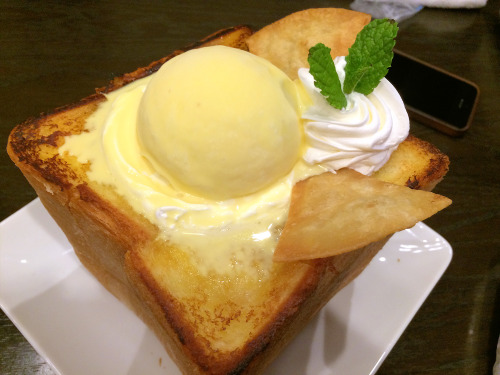 tokyo-fashion:Honey Toast party at Pasela Resorts in Shibuya.