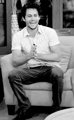 dailytwolf:  Dylan O’Brien makes an appearance on the set of Univision’s Despierta